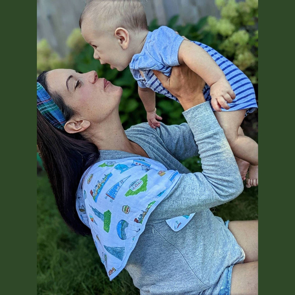 Chicago Illinois Baby Burp Cloth and Bib 2 in 1  Breathable Bamboo Blend